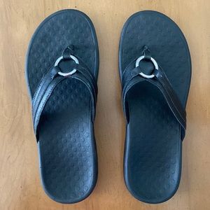 VIONIC Sandals, size 8